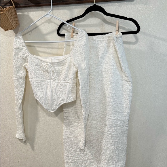 White Textured Two-Piece Set - Picture 2 of 6